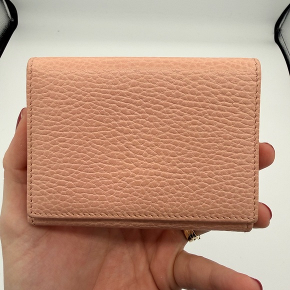 Gucci Pink Leather Compact Wallet - Picture 4 of 9
